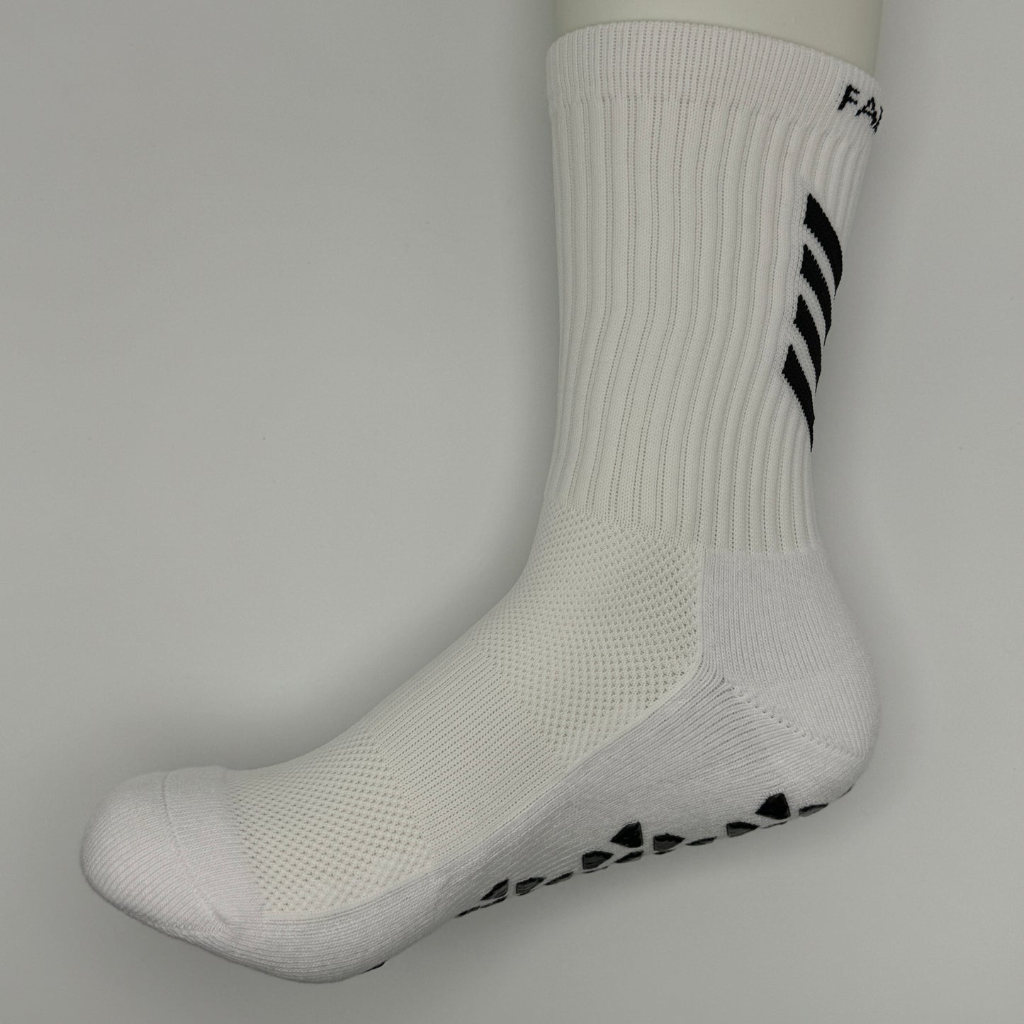 FALSE NINE - ELITE GRIP SOCKS (WHITE)