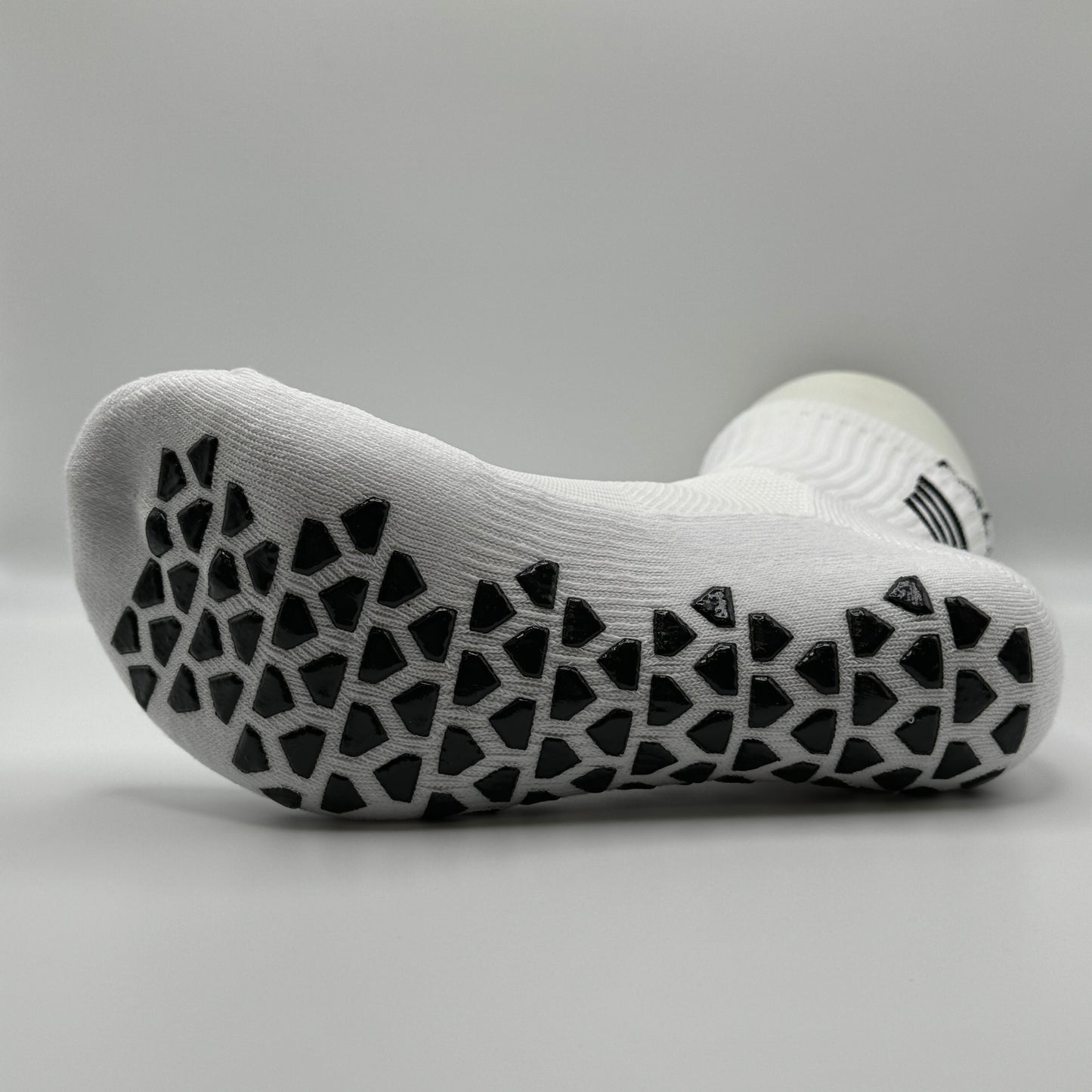 FALSE NINE - ELITE GRIP SOCKS (WHITE)