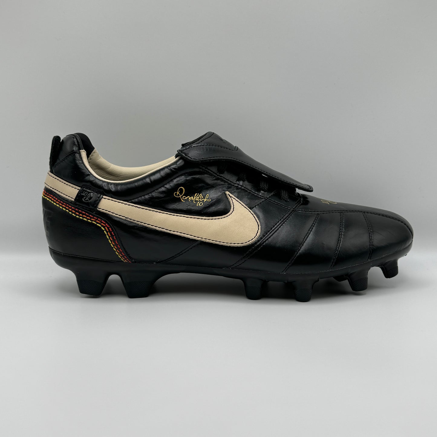 NIKE TIEMPO RONALDINHO FG